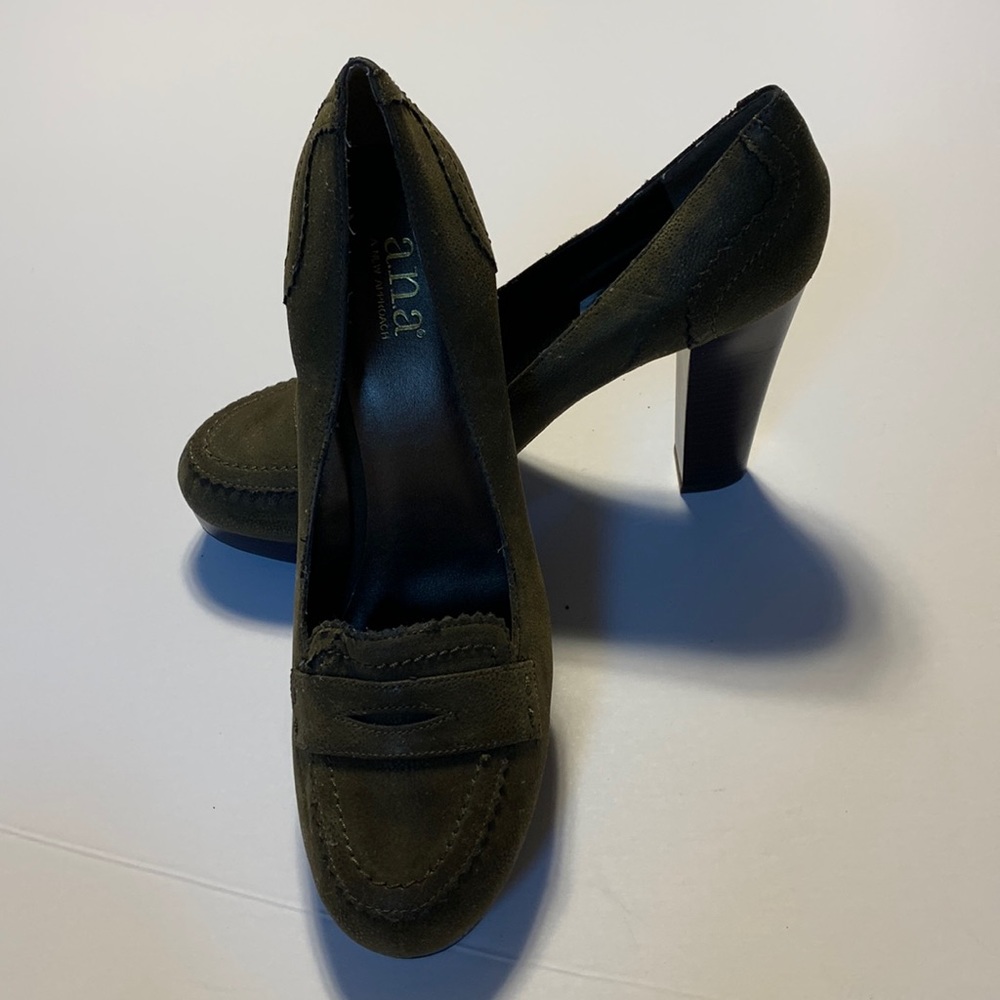 ANA Women’s Suede Heels